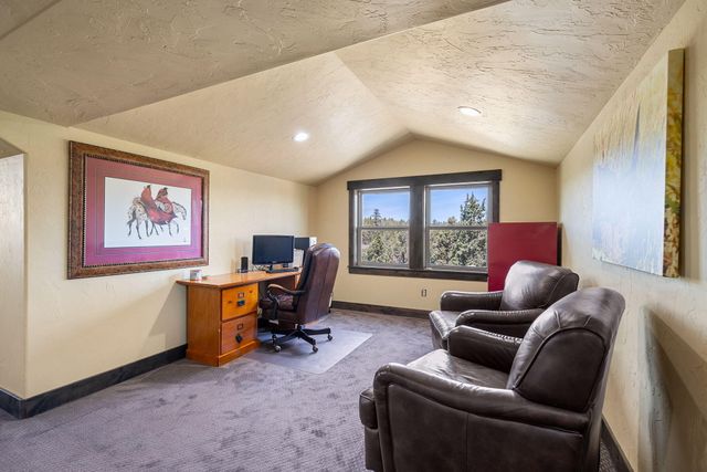 68050 Fryrear Road, Sisters, OR 97759