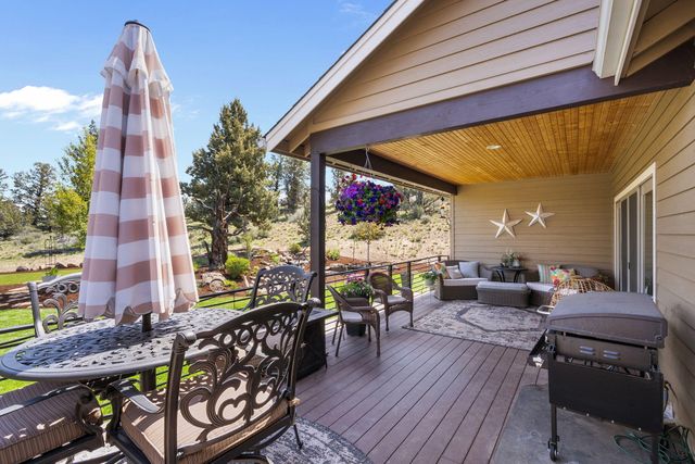 68050 Fryrear Road, Sisters, OR 97759