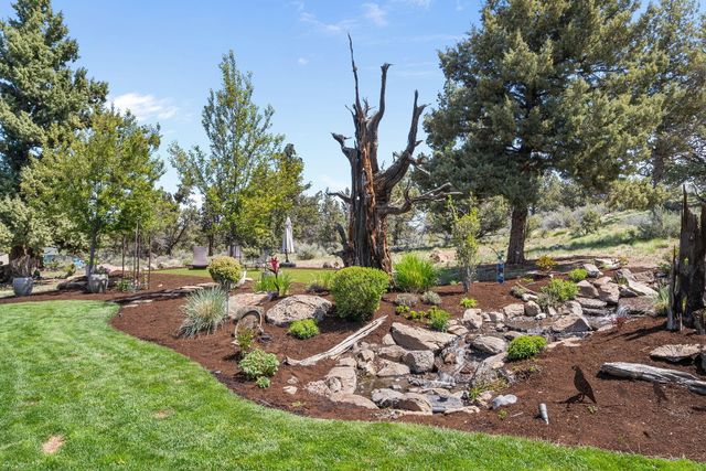 68050 Fryrear Road, Sisters, OR 97759