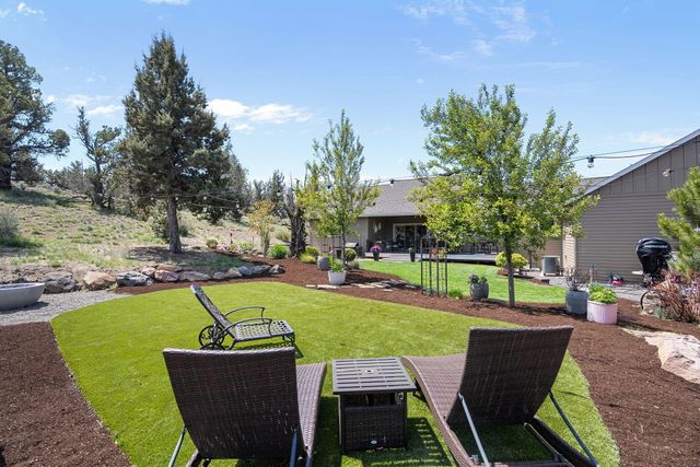 68050 Fryrear Road, Sisters, OR 97759