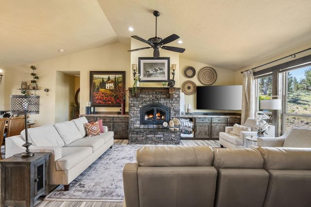 68050 Fryrear Road, Sisters, OR 97759