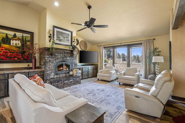 68050 Fryrear Road, Sisters, OR 97759