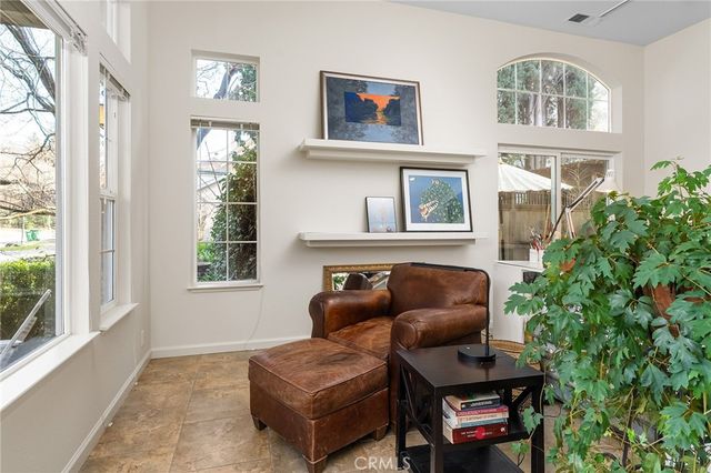 1975 Heritage Oak, Chico, CA 95928