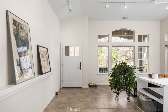 1975 Heritage Oak, Chico, CA 95928