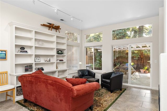 1975 Heritage Oak, Chico, CA 95928