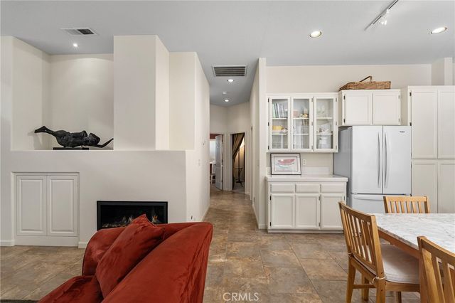 1975 Heritage Oak, Chico, CA 95928