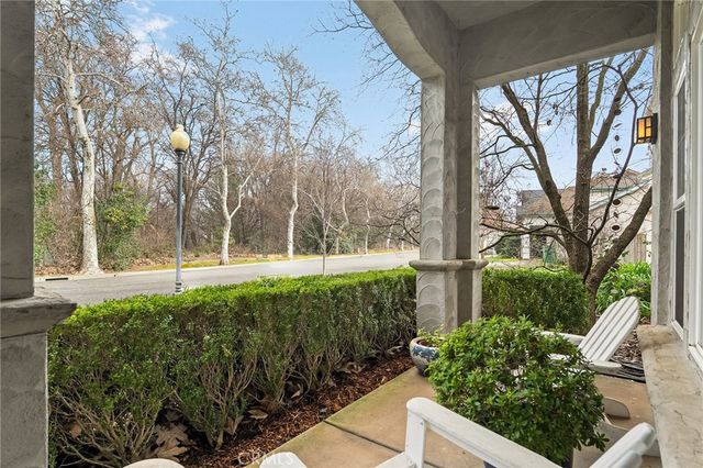 1975 Heritage Oak, Chico, CA 95928