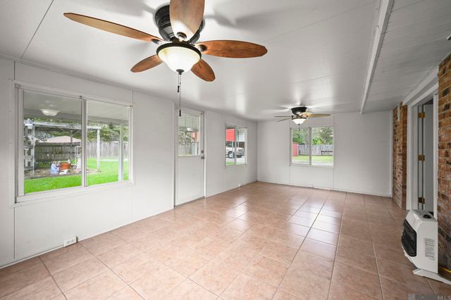 725 Kennedy Ave, Denham Springs, LA 70726