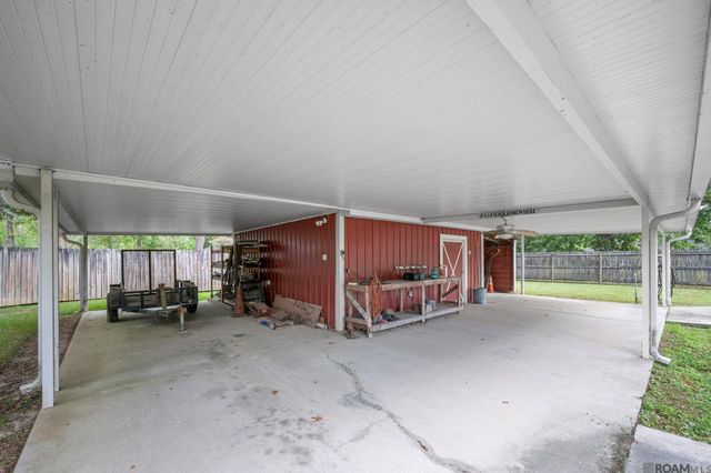 725 Kennedy Ave, Denham Springs, LA 70726