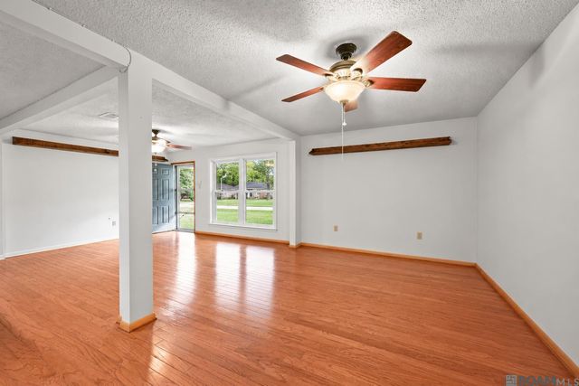 725 Kennedy Ave, Denham Springs, LA 70726