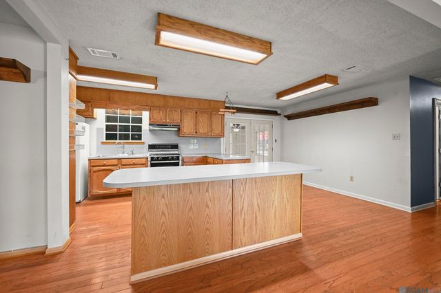 725 Kennedy Ave, Denham Springs, LA 70726
