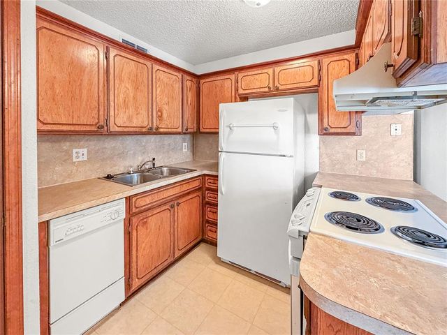 12337 Southgate Drive, Yukon, OK 73099