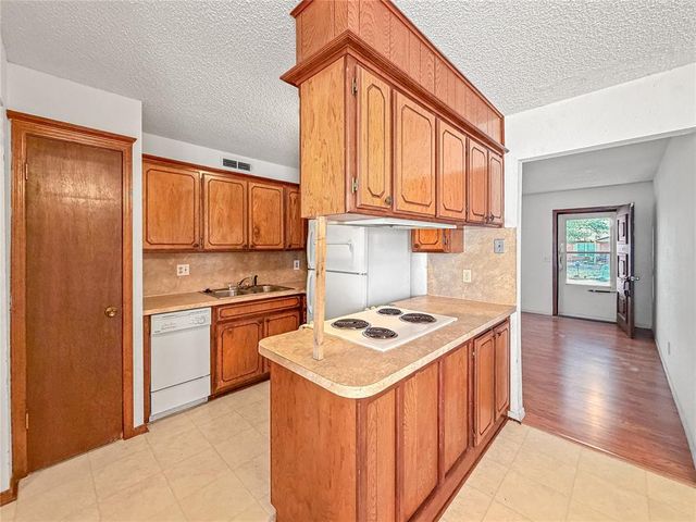 12337 Southgate Drive, Yukon, OK 73099