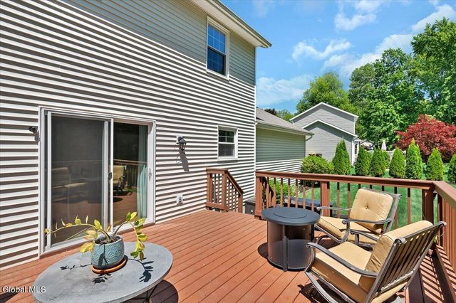 4 Kiliaen Way, Halfmoon, NY 12065
