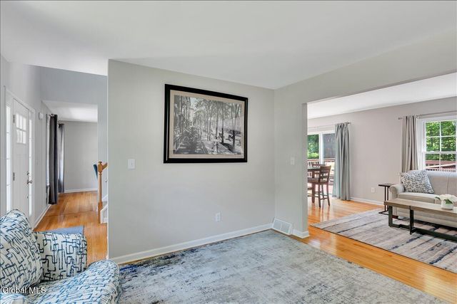4 Kiliaen Way, Halfmoon, NY 12065