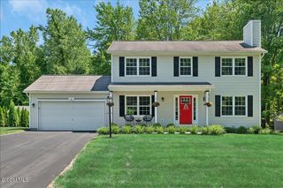 4 Kiliaen Way, Halfmoon, NY 12065