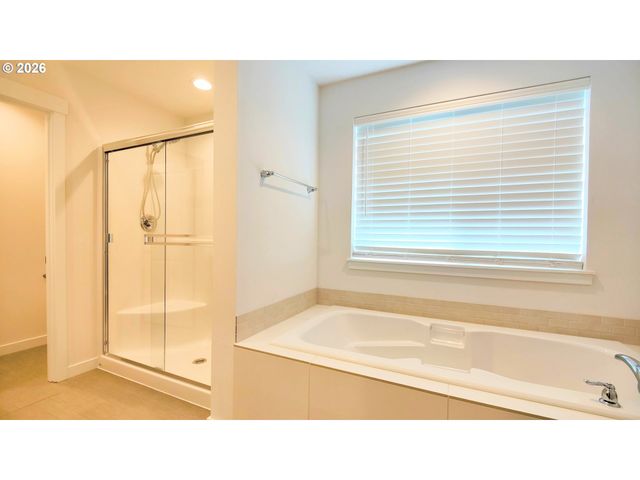 11858 Se HORSE TAIL FALLS Way, Happy Valley, OR 97086