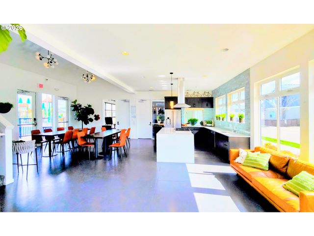 11858 Se HORSE TAIL FALLS Way, Happy Valley, OR 97086