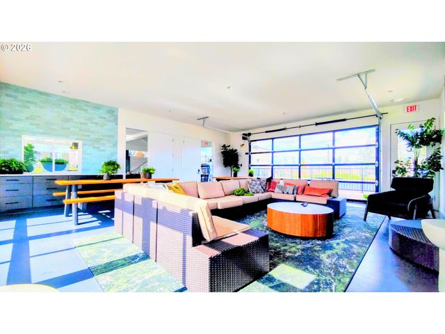 11858 Se HORSE TAIL FALLS Way, Happy Valley, OR 97086