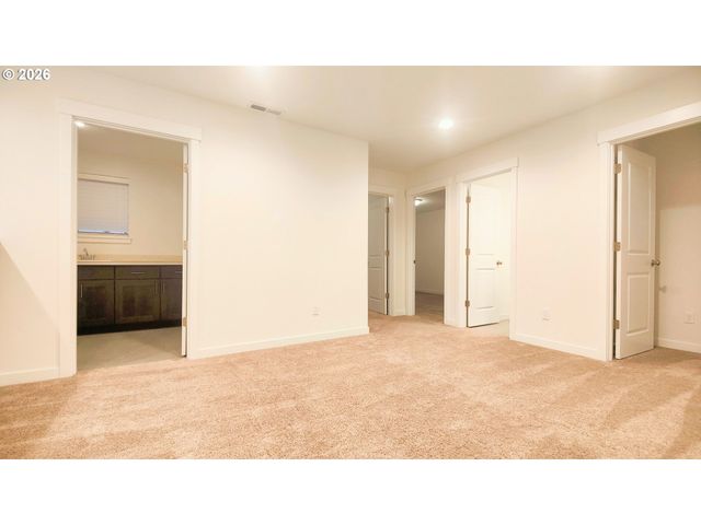 11858 Se HORSE TAIL FALLS Way, Happy Valley, OR 97086