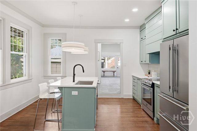 114 E 48th Street, Savannah, GA 31405