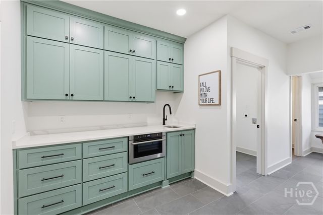 114 E 48th Street, Savannah, GA 31405