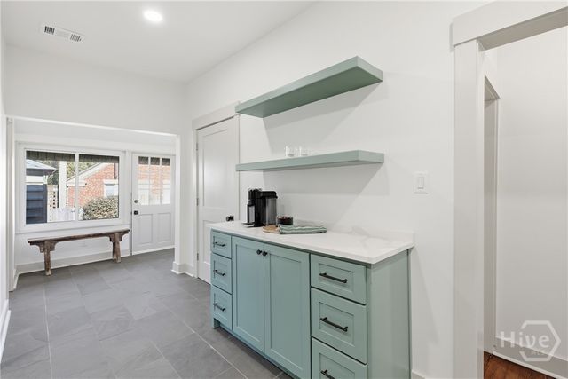 114 E 48th Street, Savannah, GA 31405