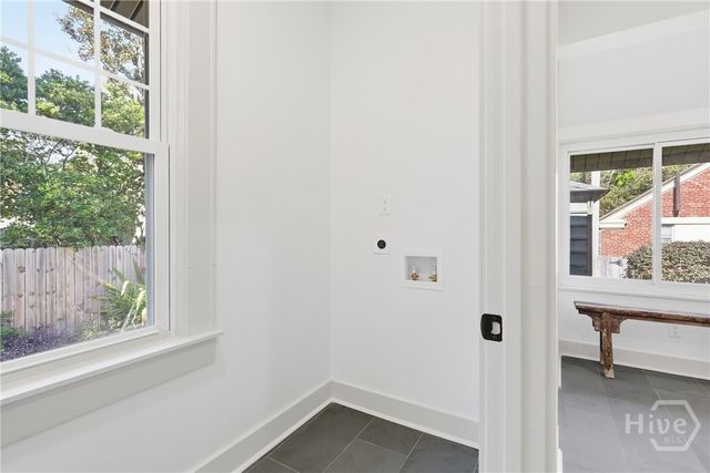 114 E 48th Street, Savannah, GA 31405