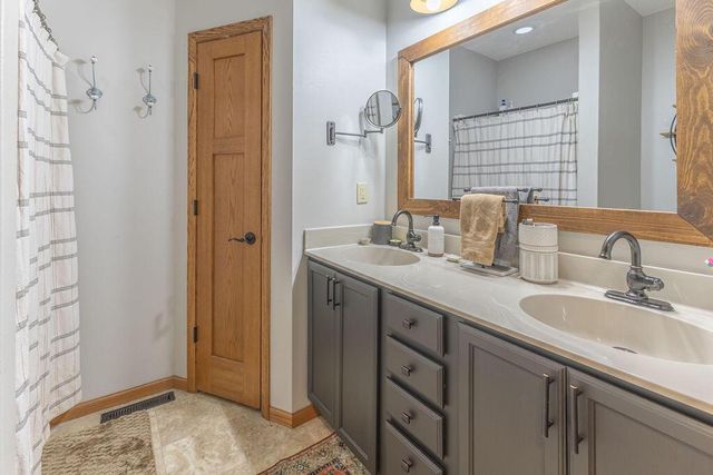 N8353 Ducke DRIVE, Holmen, WI 54636