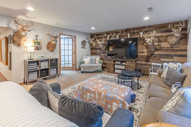 N8353 Ducke DRIVE, Holmen, WI 54636