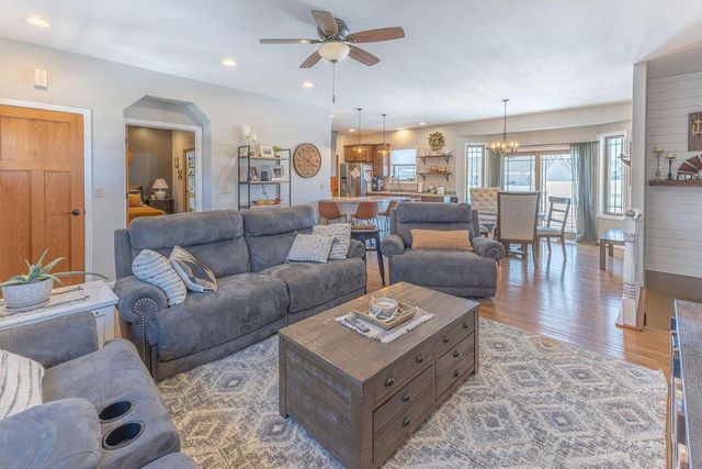 N8353 Ducke DRIVE, Holmen, WI 54636