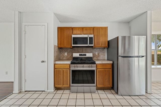 2008 Rochelle Lane, Carrollton, TX 75007