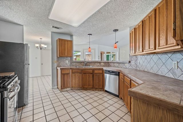 2008 Rochelle Lane, Carrollton, TX 75007