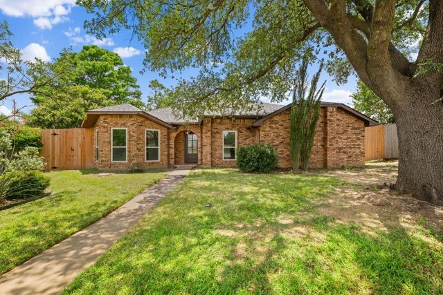 2008 Rochelle Lane, Carrollton, TX 75007