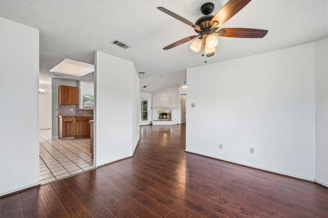 2008 Rochelle Lane, Carrollton, TX 75007