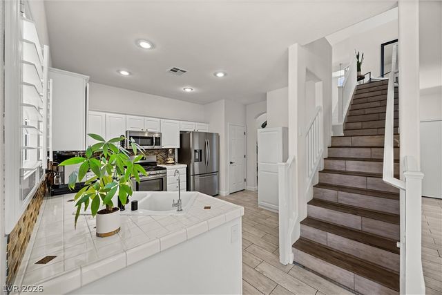 1421 Dragon Rock Drive, Henderson, NV 89052