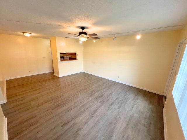 843 Twin Lakes Dr 30B, Coral Springs, FL 33071