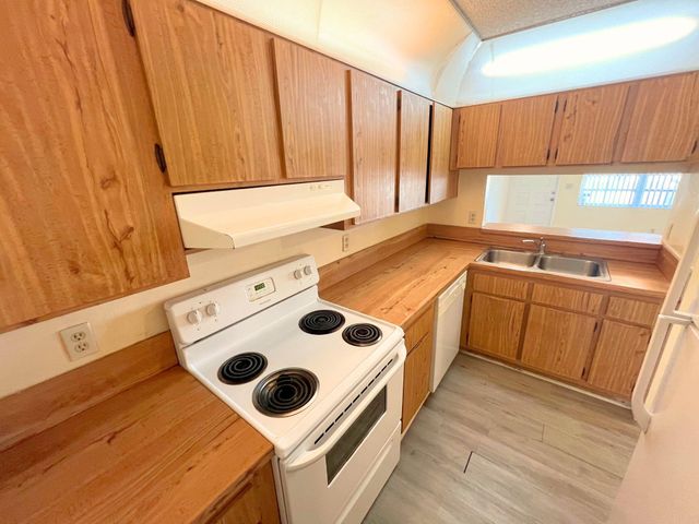 843 Twin Lakes Dr 30B, Coral Springs, FL 33071