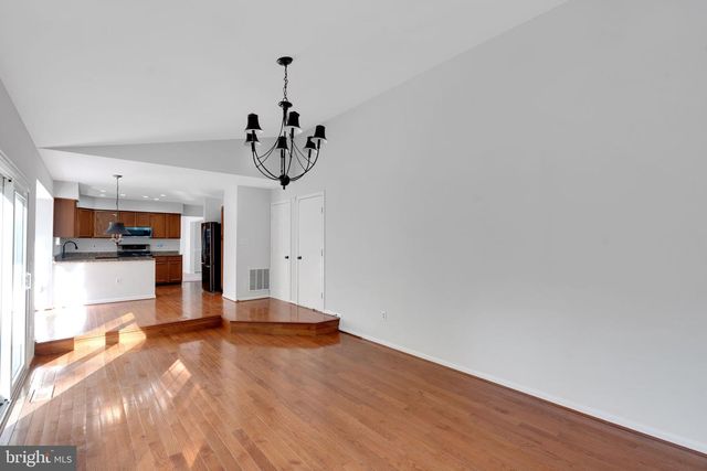 9802 FOX RUN DR, Clinton, MD 20735