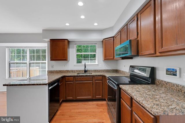 9802 FOX RUN DR, Clinton, MD 20735