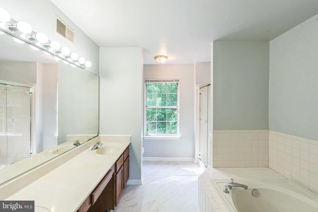 9802 FOX RUN DR, Clinton, MD 20735