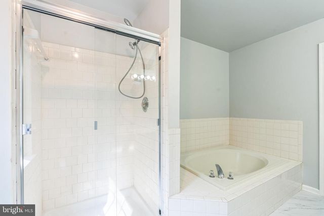 9802 FOX RUN DR, Clinton, MD 20735