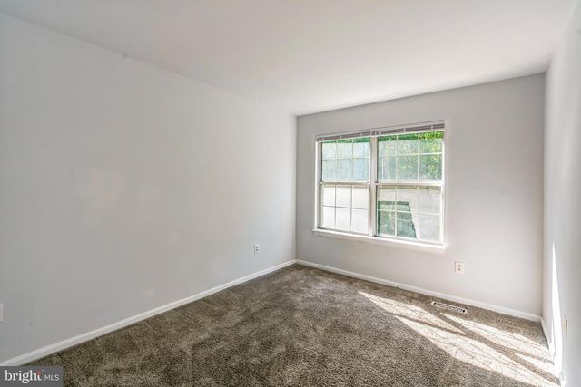 9802 FOX RUN DR, Clinton, MD 20735