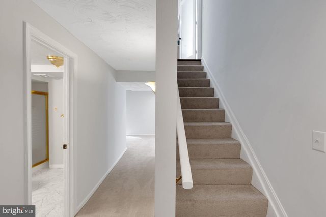 9802 FOX RUN DR, Clinton, MD 20735