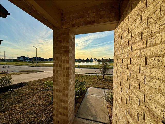 15515 Islandview Lane, Houston, TX 77053