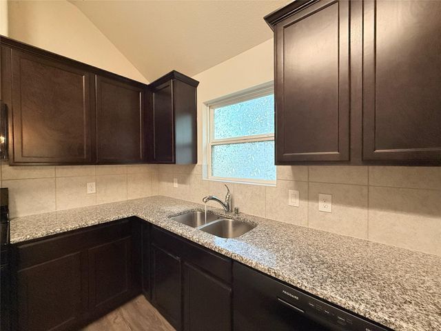 15515 Islandview Lane, Houston, TX 77053