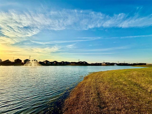 15515 Islandview Lane, Houston, TX 77053