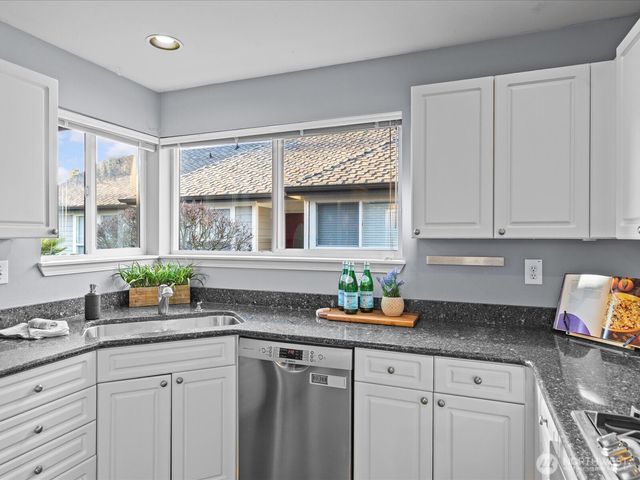 1404 NW 202nd Lane, Shoreline, WA 98177