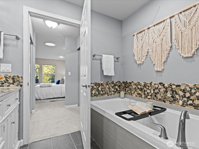 1404 NW 202nd Lane, Shoreline, WA 98177