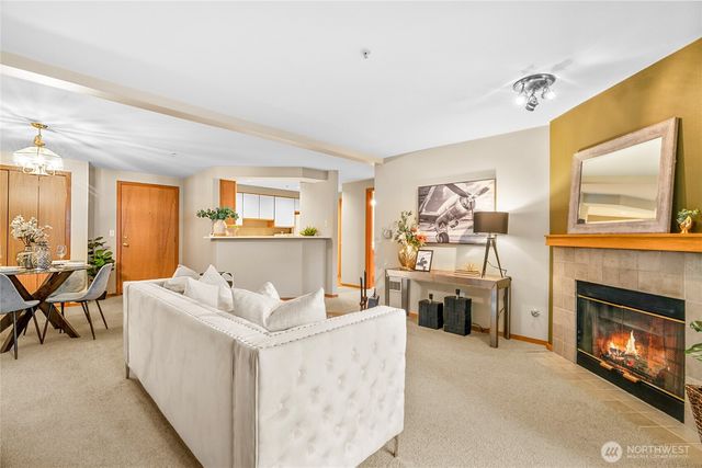 7223 NE 175th Street #108, Kenmore, WA 98028